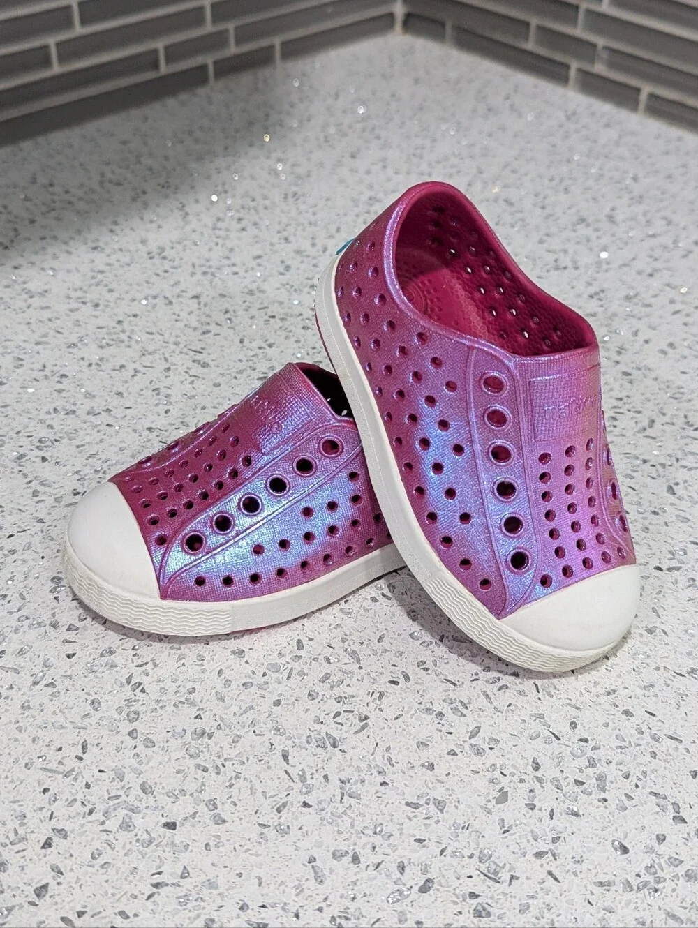 Native Kids Youth Navy Blue White Slipon Water Shoe Sneaker Breathable Size 3